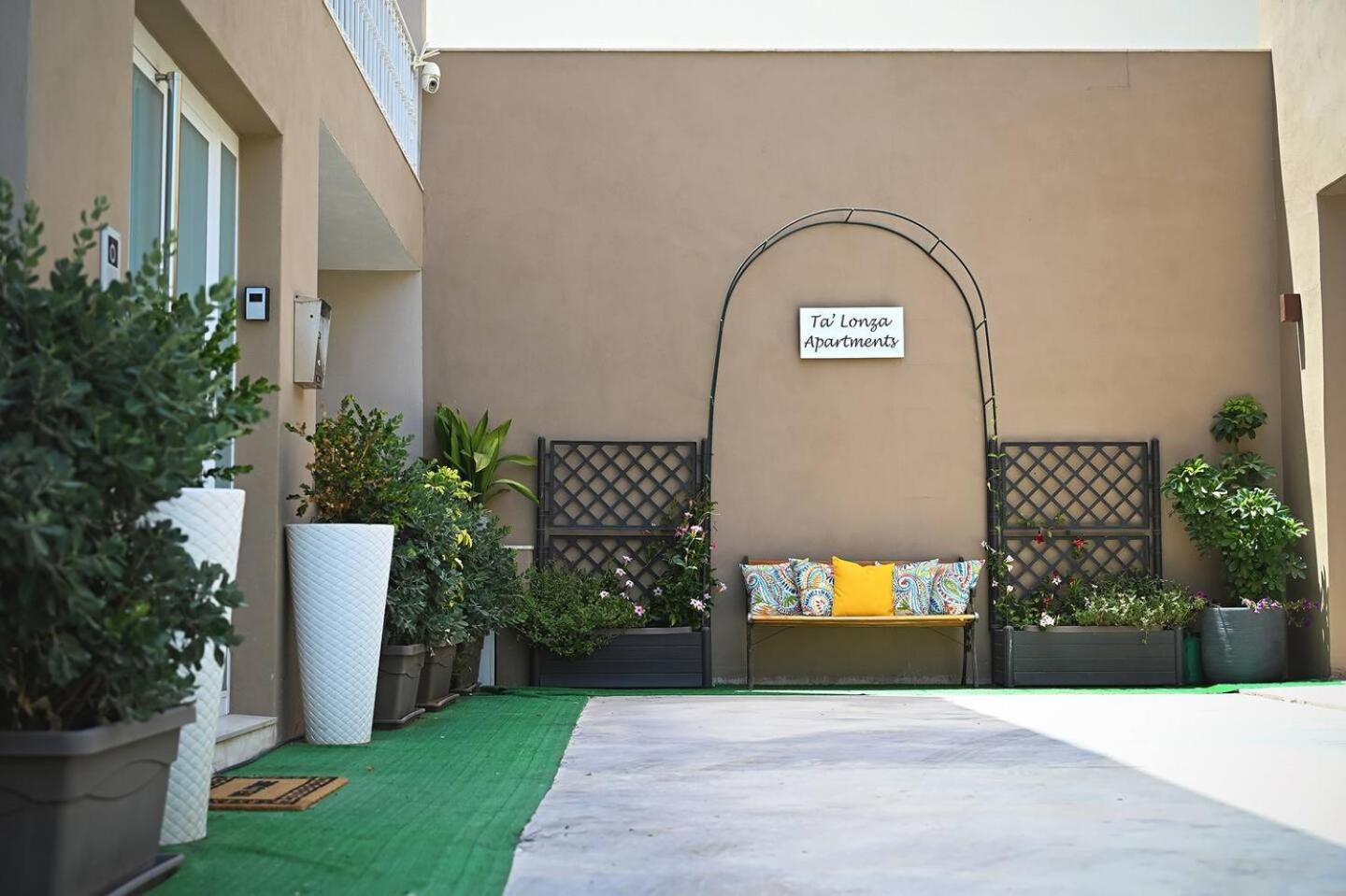 Fl 2 Ta'Lonza Luxury With Hot Tub By Homely Mellieha Exterior foto